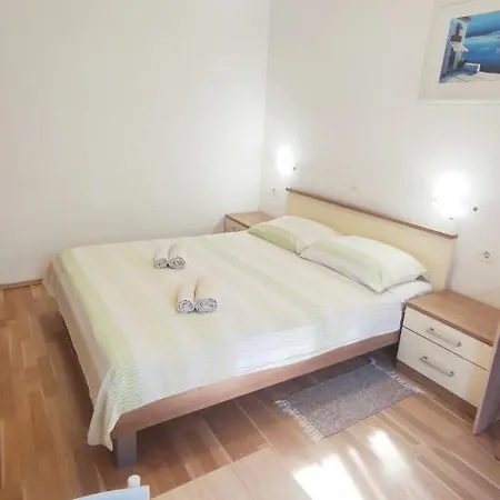 Apartment Vjeko *